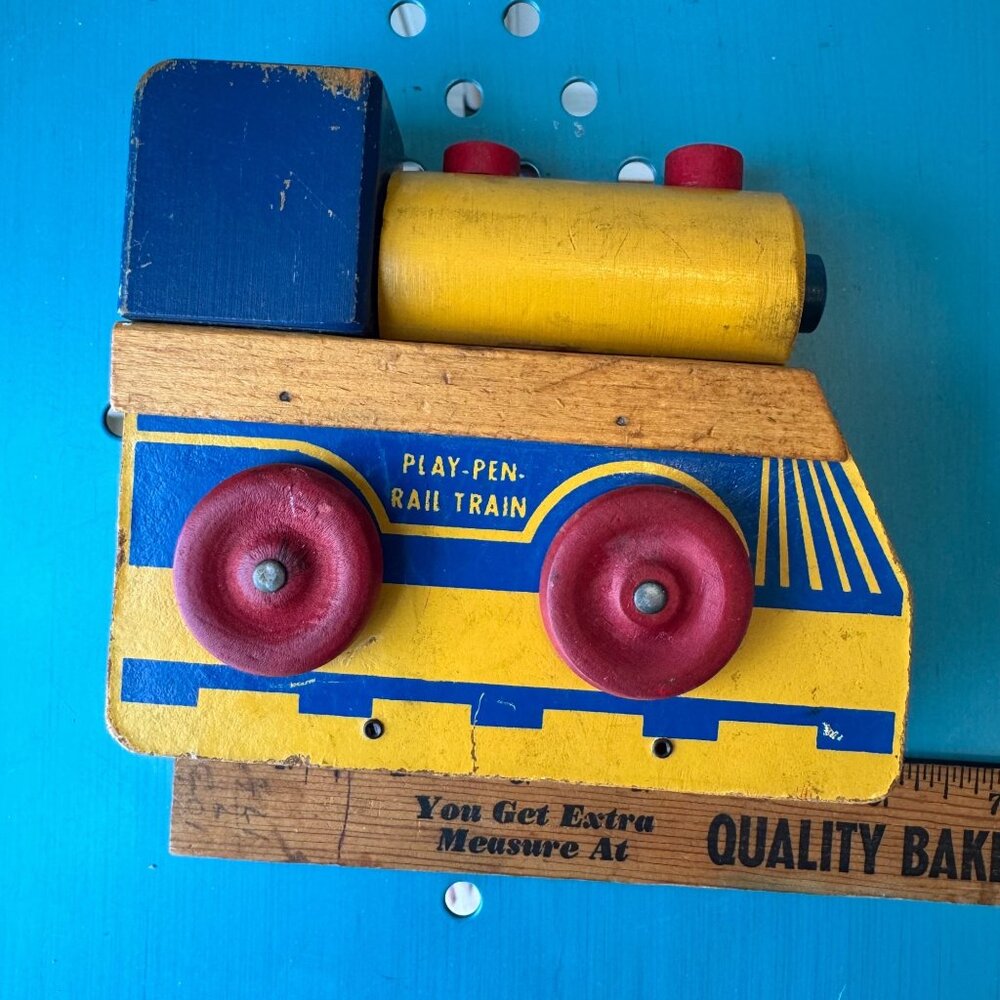 Play-Pen-Rail Train Wooden Toy 3–18 Months Toddler Baby Vintage 50s Collectible - Picture 3 of 13